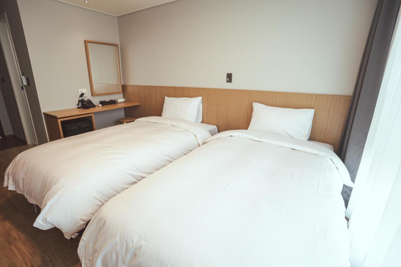 Hotel Kenny Yeosu Esterno foto